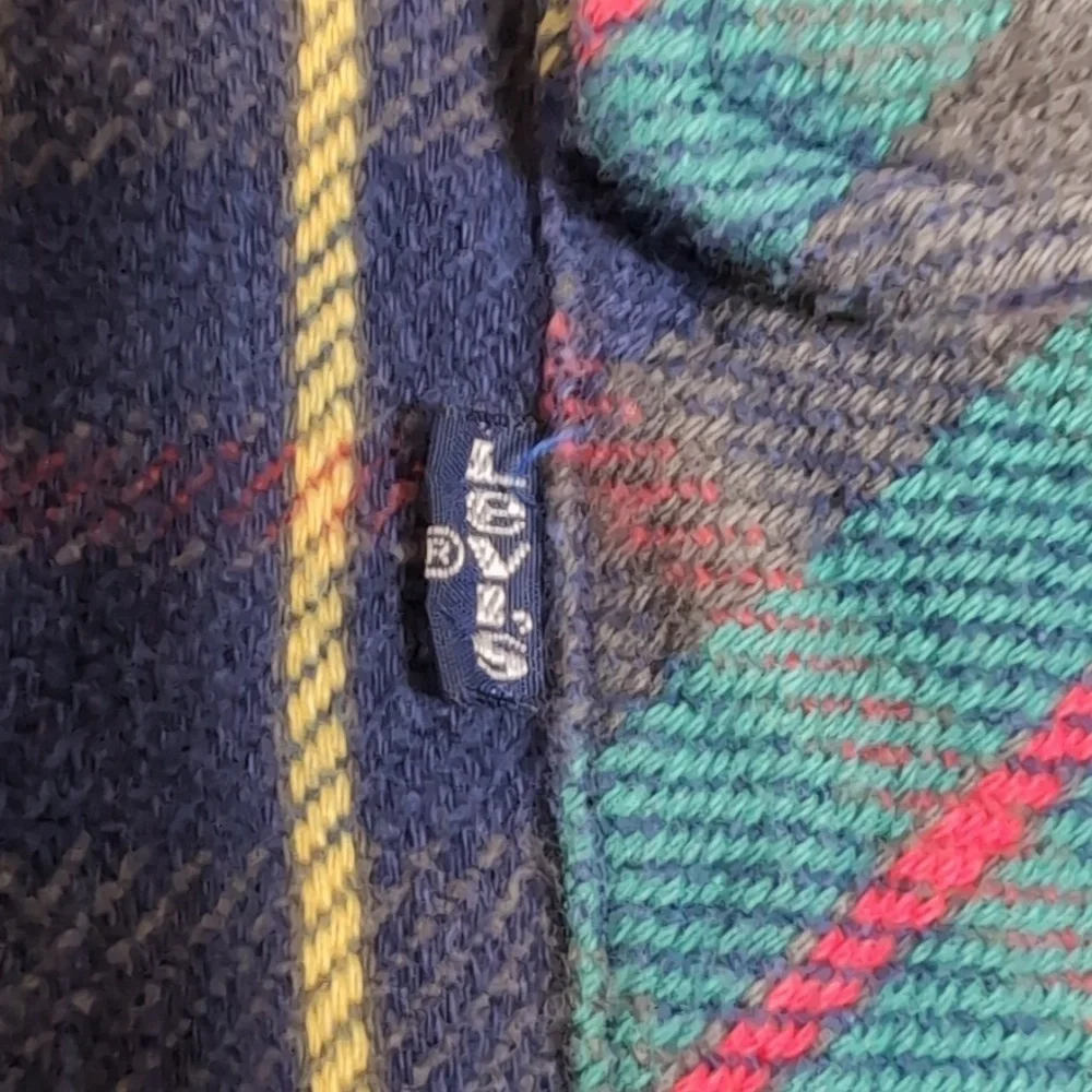Vintage 70s Levi's Heavyweight Flannel Blue Tag Size Medium in Green and Blue